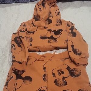Kids Disney sweater & Jogging pants.